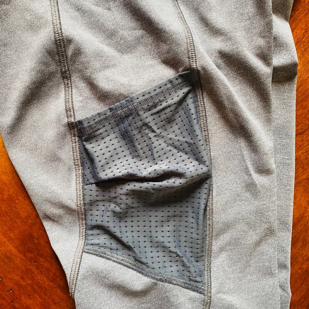 Ivivva by Lululemon Girl’s size 14 Capri Tights - Picture 12 of 12